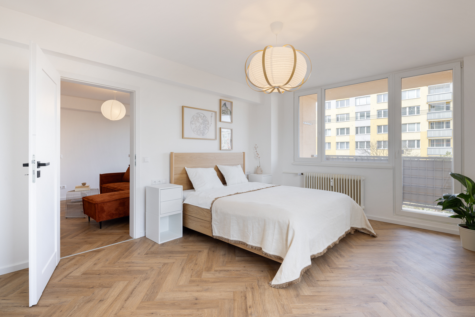 Interiér – jídelní stůl a doplňky